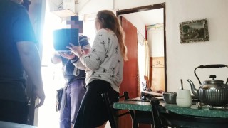Housewife Without Panties Shows Her Pussy to the Technical Service and Spies